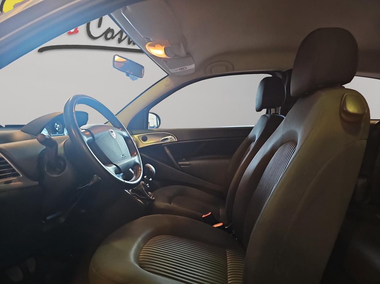 Lancia Ypsilon 1.2 69 CV Argento