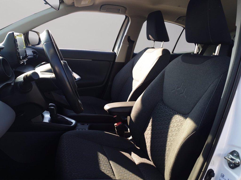 TOYOTA Yaris cross 1.5h active fwd 116cv e-cvt del 2022