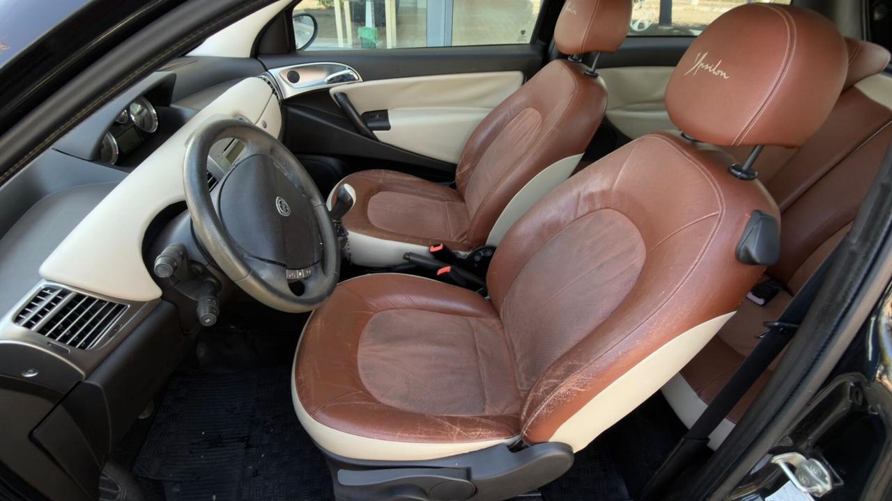 Lancia Ypsilon 1.3 MJT 90 CV Platino