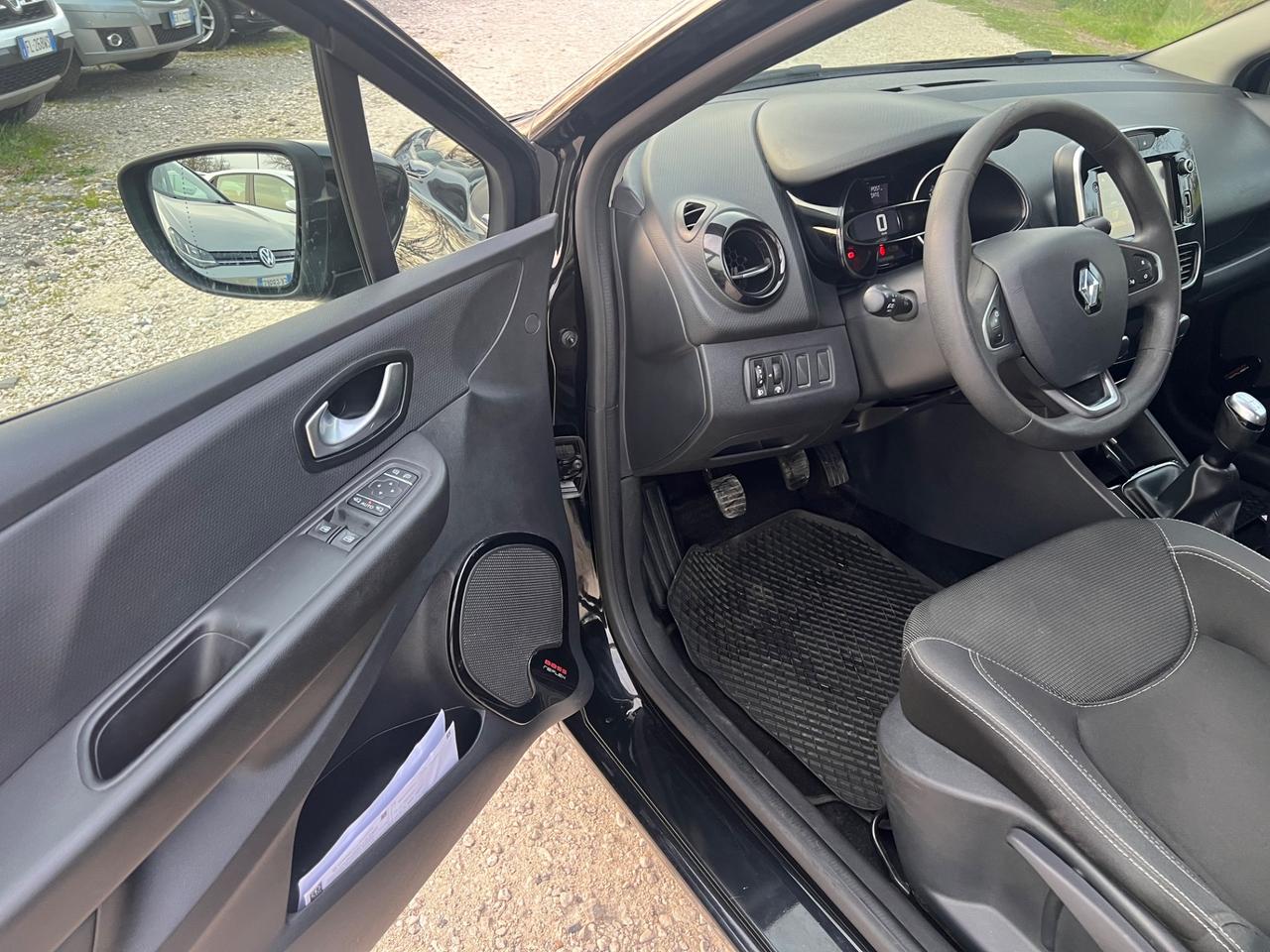 Renault Clio 1.2 75CV 5 porte Life PERMUTE RATE GARANZIA