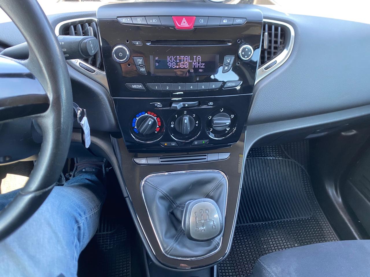 Lancia Ypsilon 1.2 69 CV Unyca UNICO PROPIETARIO,NEOPATENTATI