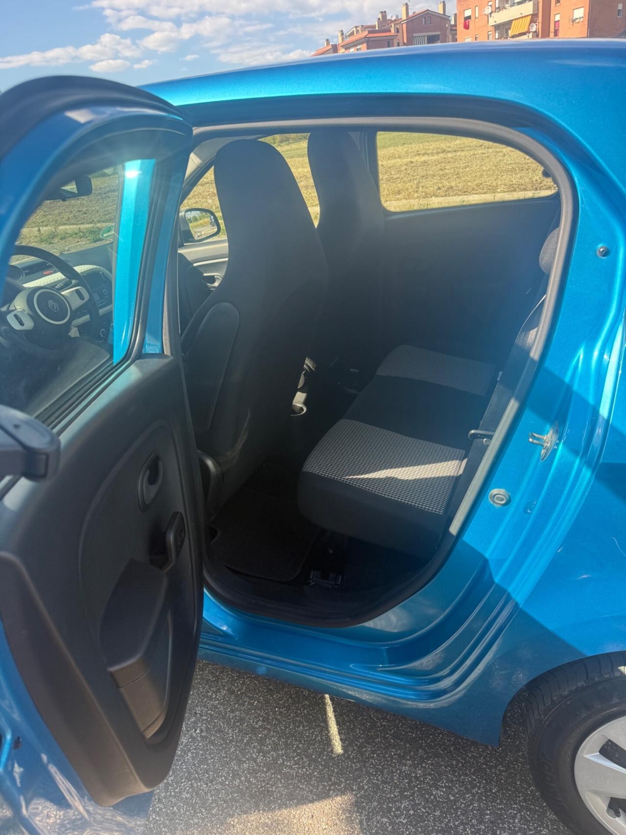 Renault Twingo euro 6 neopatentati garanzia permute