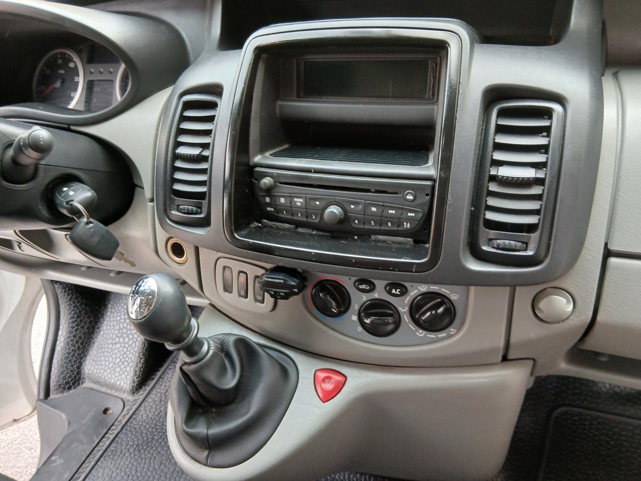 Renault Trafic 2.0 Cdi 115 cv 9 posti Passenger Black Edition +gancio traino