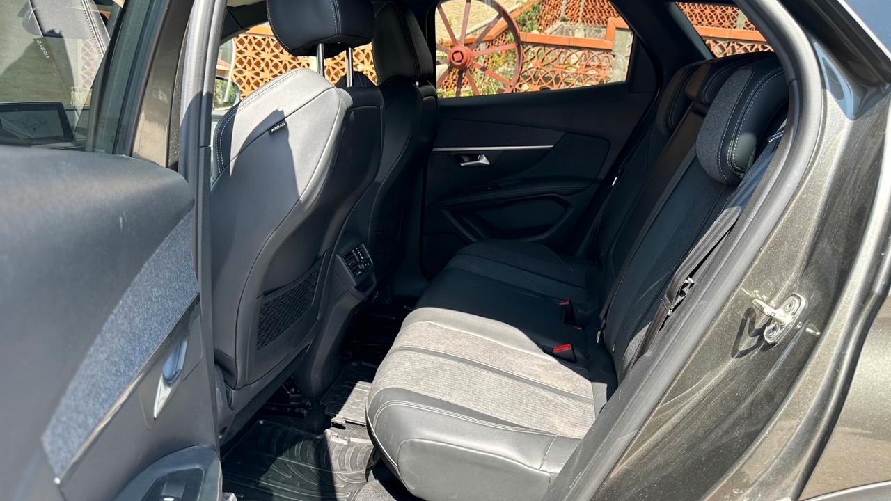 Peugeot 3008 BlueHDi 130 S&S GT Line leggermente incidentata