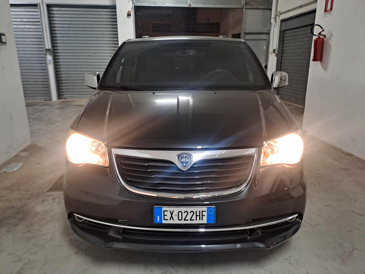 Lancia Voyager 2.8 Turbodiesel S 177 CV