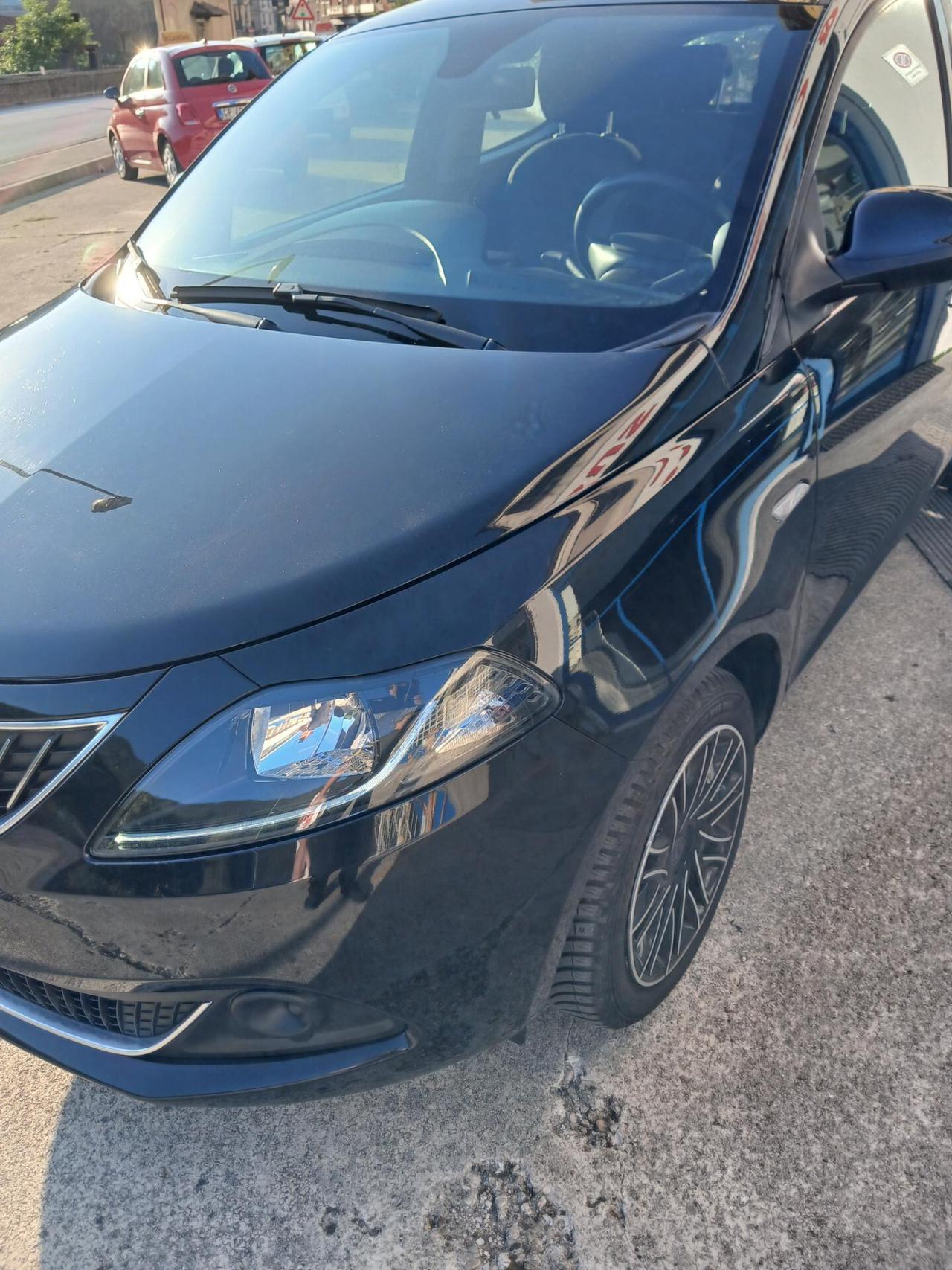 Lancia Ypsilon 1.0 FireFly 5 porte S&S Hybrid Ecochic Silver
