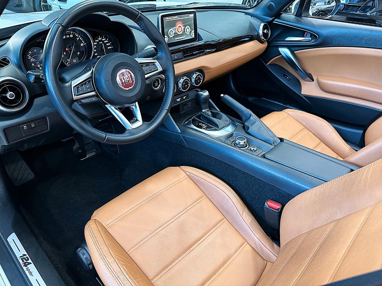Fiat 124 Spider 1.4 m-air Lusso auto-LED-17"-Bose-Pelle-Keyless
