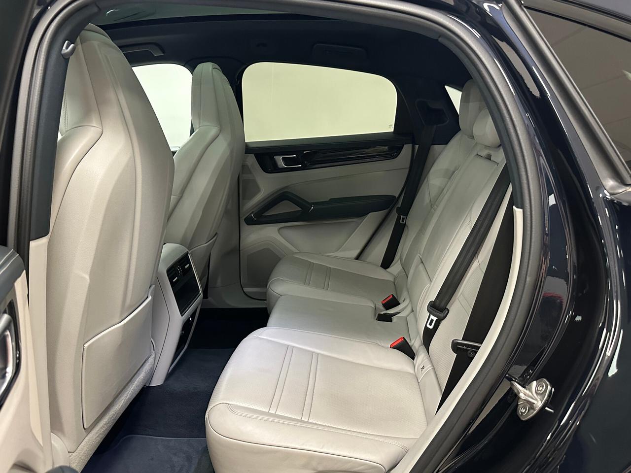 Porsche Cayenne Coupé 3.0 V6 E-Hybrid - 2023