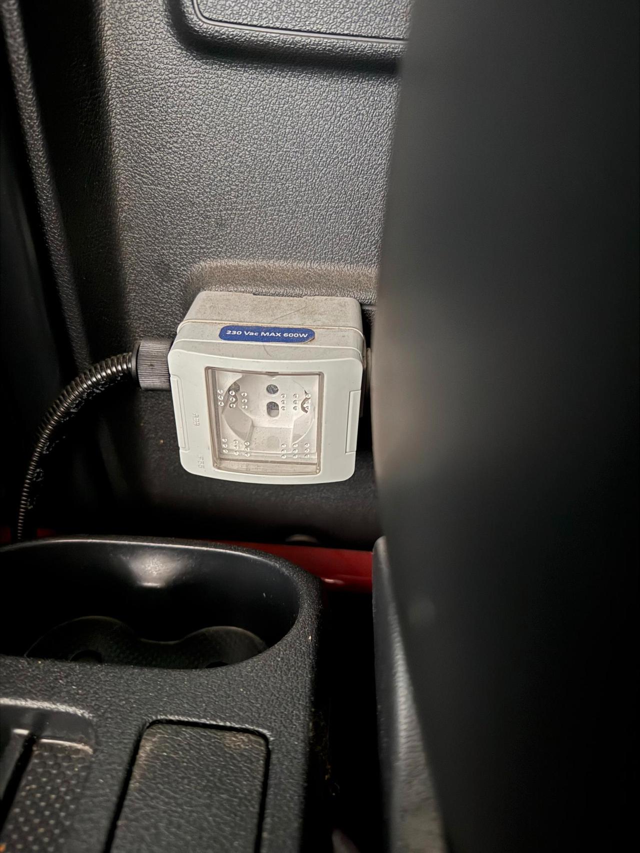 VOLKSWAGEN Caddy 4 MOTION 2.0 tdi 110cv 4motion