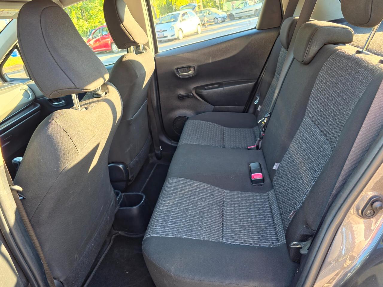 Toyota Yaris 1.0 5 porte Lounge CV-69 E5B Manuale NEO 2014