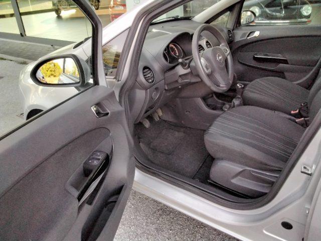 OPEL Corsa 1.2 5 porte Cosmo