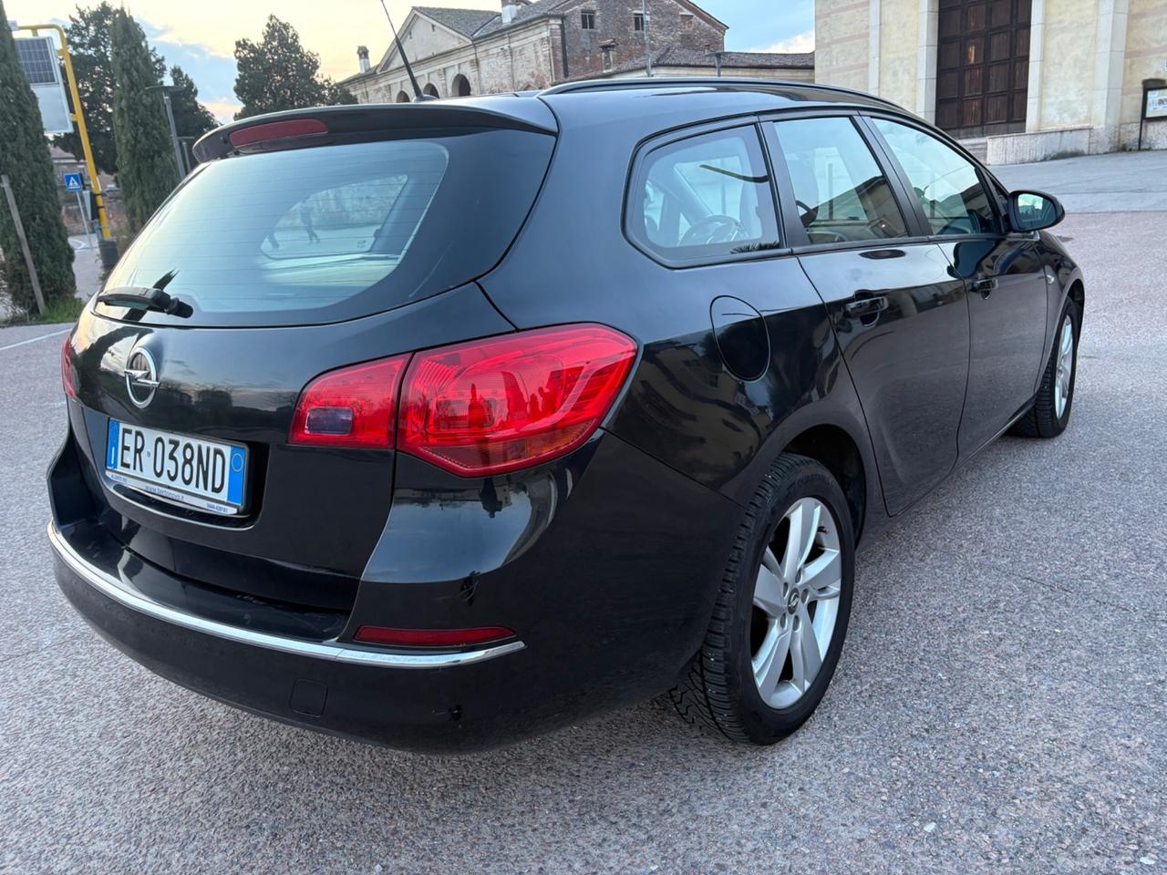 Opel Astra 1.7 CDTI 110CV Sports anno 2013