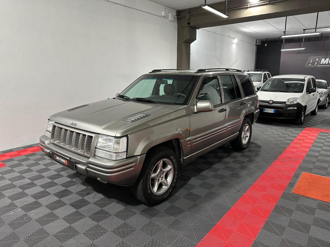 Jeep Grand Cherokee Grand Cherokee 5.9 4WD Quadra-Trac Limited LX