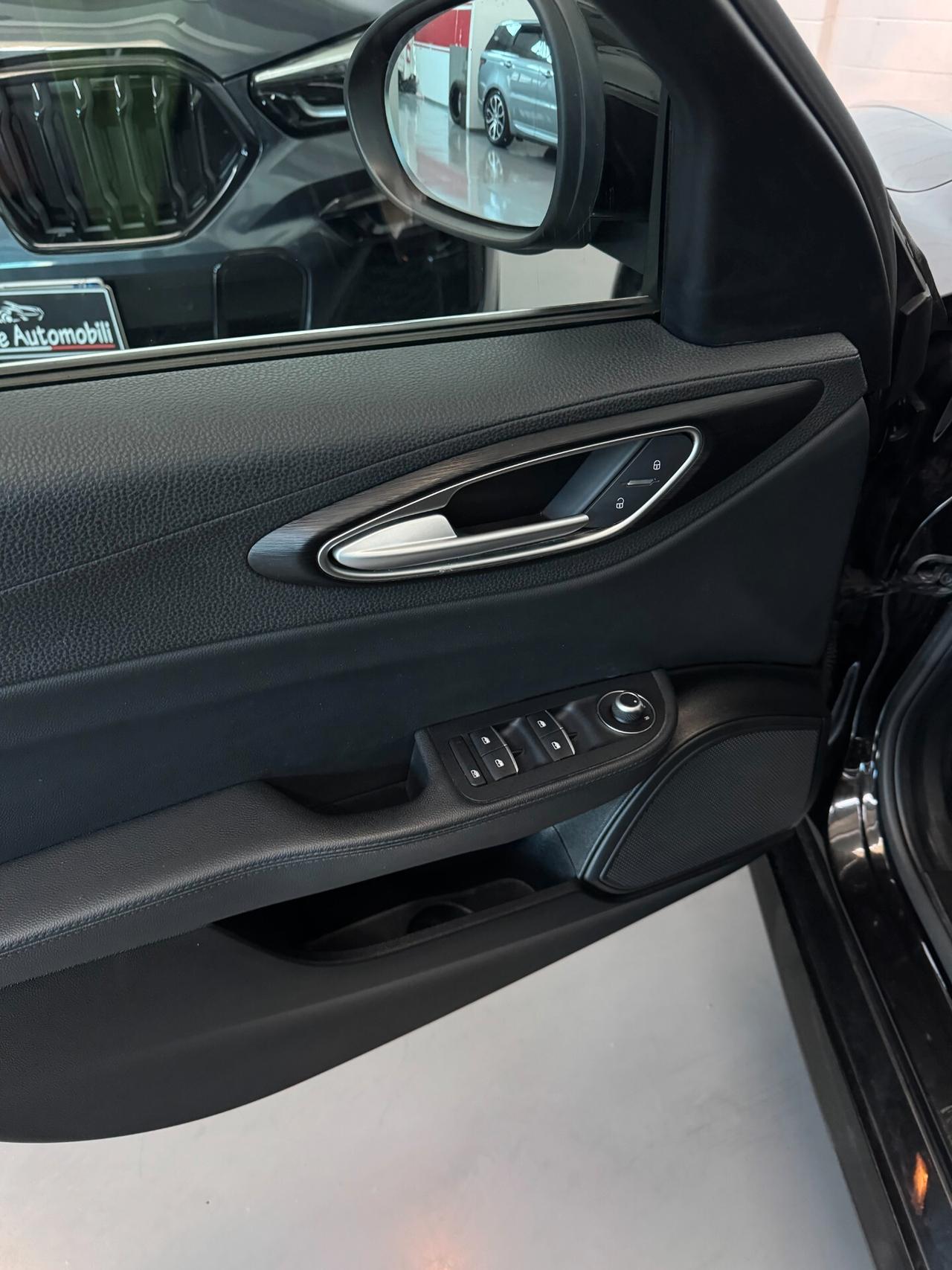 Alfa Romeo Giulia 2.2cc 150cv Automatica Bluetooth Finanziabile