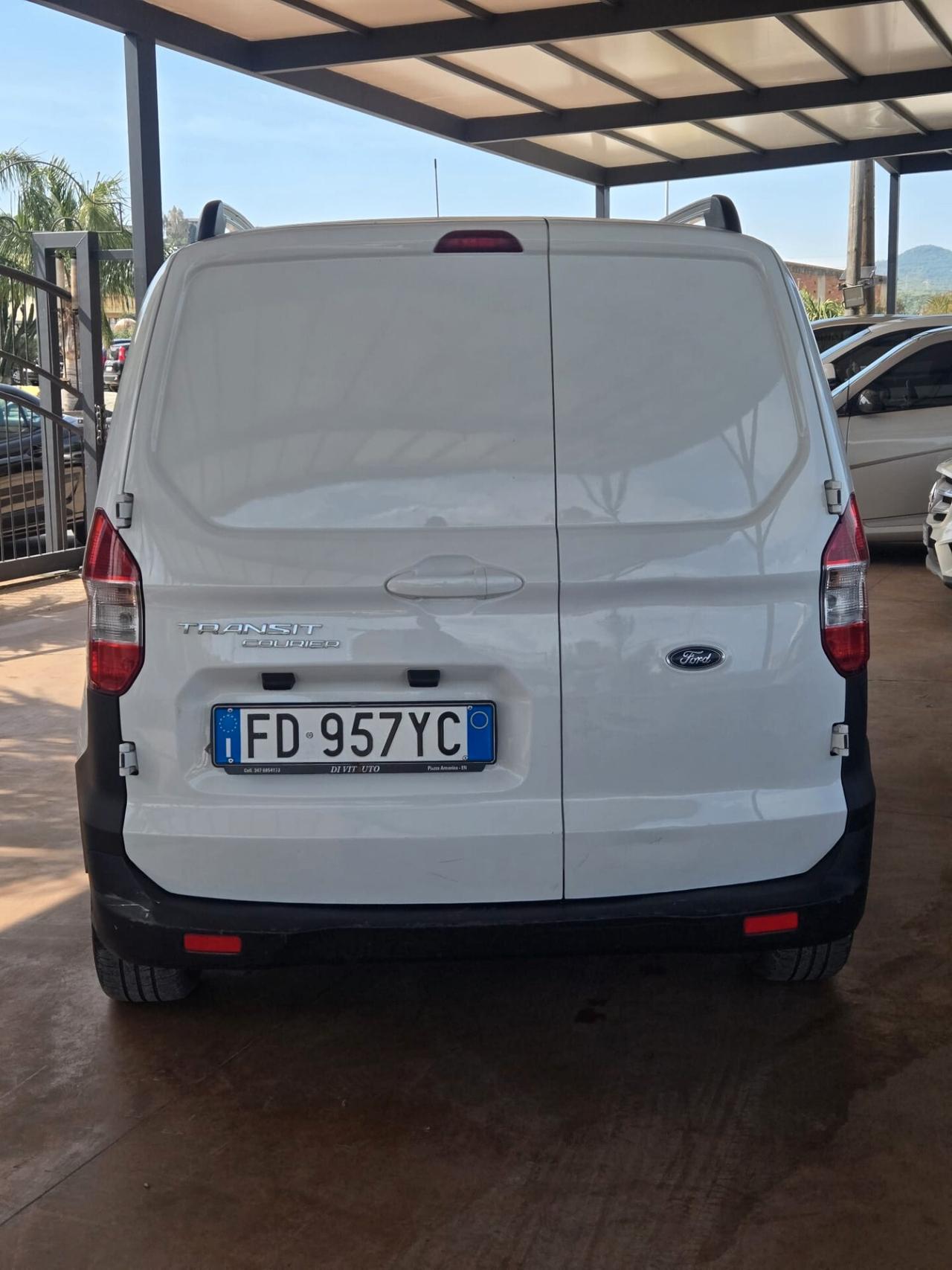 Ford Tourneo Courier 1.5 TDCI 95 CV Titanium