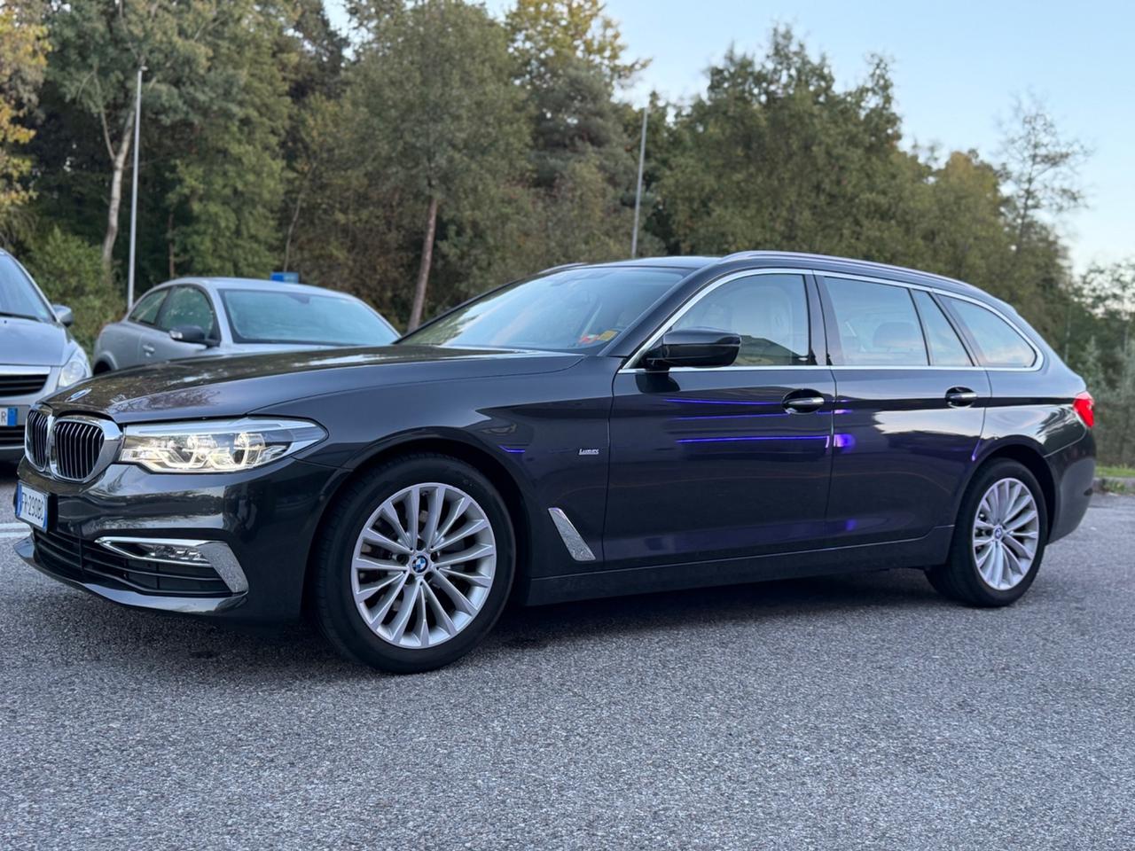 Bmw 520 520d xDrive Touring Luxury*Pelle*Navi