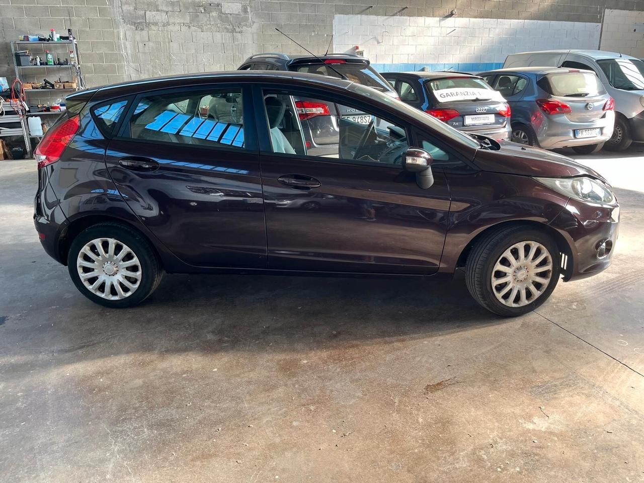 Ford fiesta 1.4benzina GpL