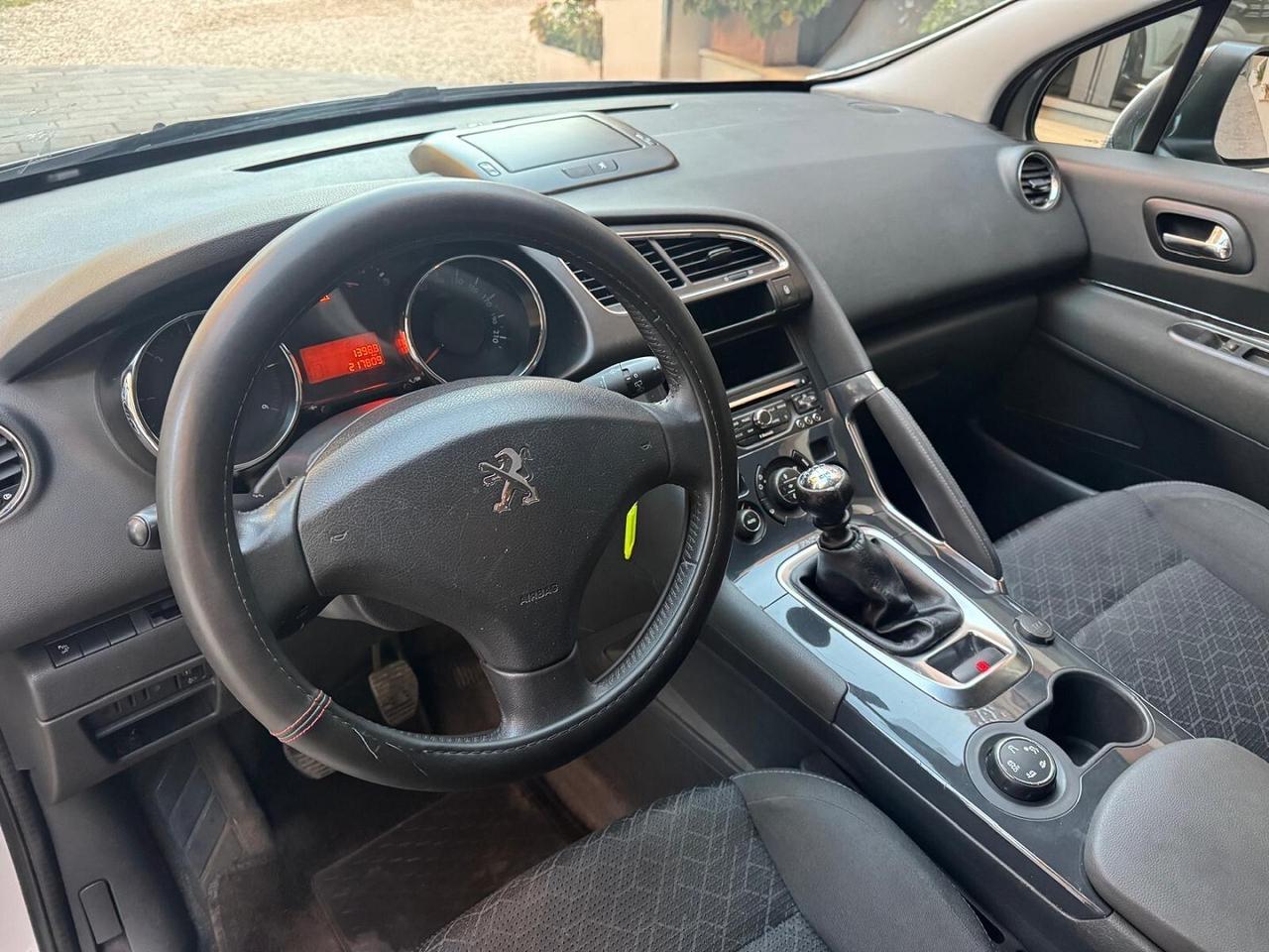 PEUGEOT 3008 1.6 HDi 115CV Business