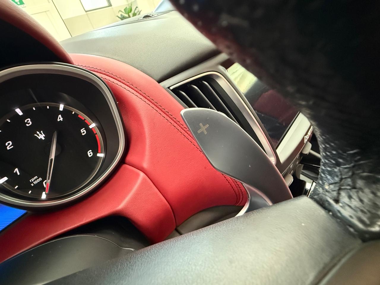 Maserati Levante V6 Diesel 275 CV AWD Gransport