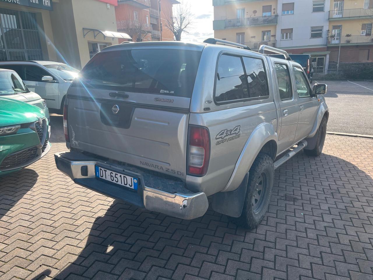 Nissan Navara 2.5D DOPPIA CABINA HARD TOP