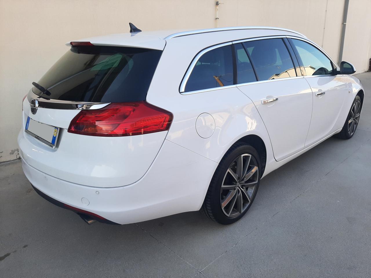 Opel Insignia 2.0 Turbo 220cv Sports Tourer Cosmo