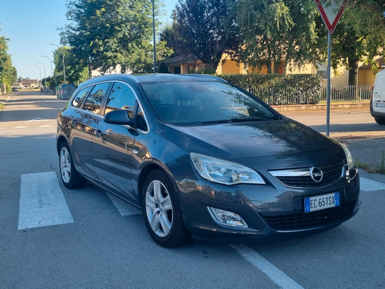 Opel Astra 1.9 CDTI 120CV Garanzia 12 mesi
