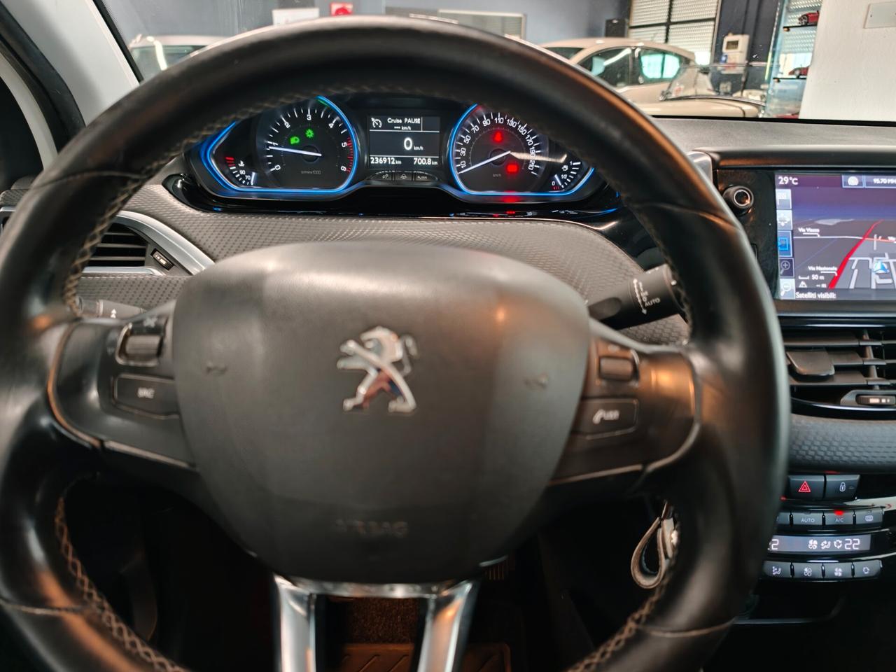 Peugeot 2008 BlueHDi 100 Allure