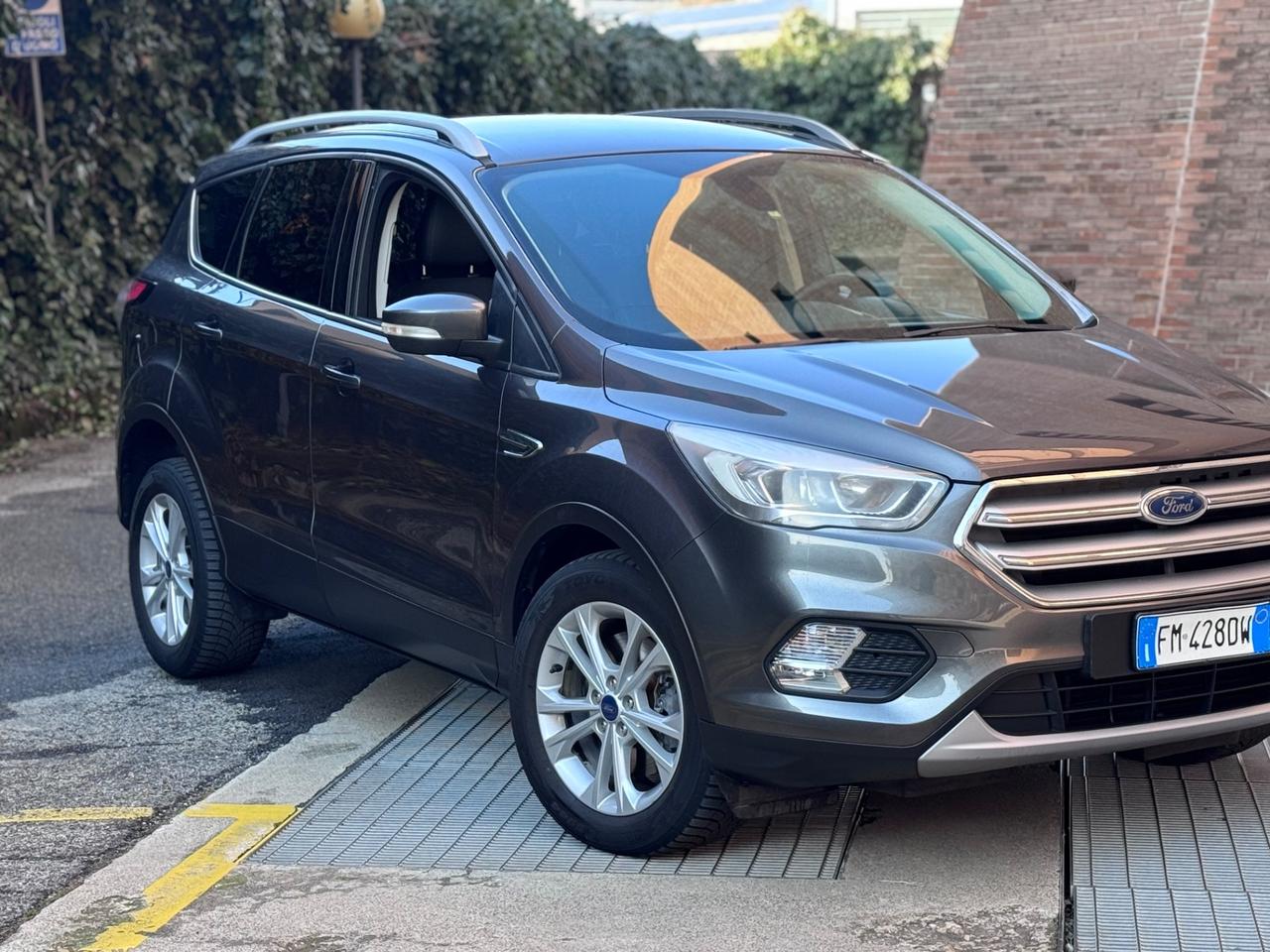 Ford Kuga 1.5 TDCI 120 CV S&S 2WD ST-Line