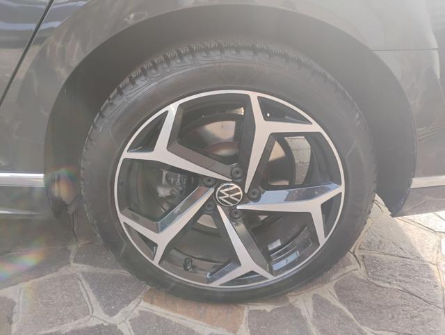 VOLKSWAGEN Passat Variant 2.0 TDI SCR EVO DSG Executive R-LINE