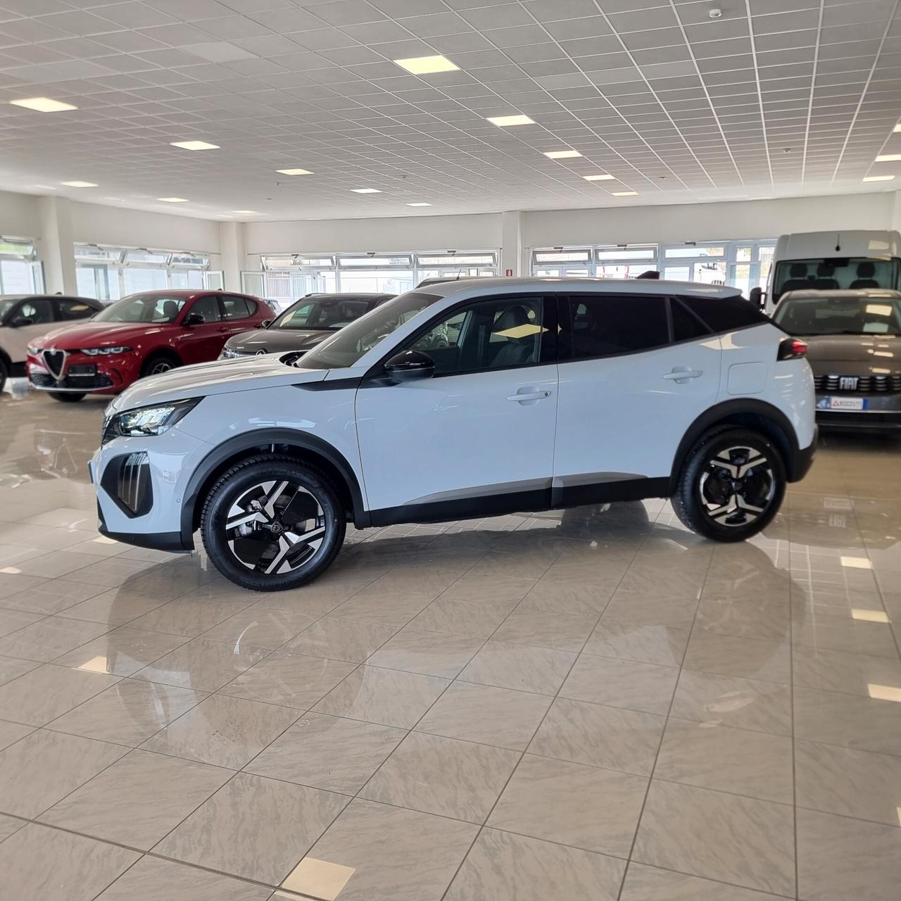 PEUGEOT 2008 ALLURE 1.2 145cv Hybrid e-DCS6 cambio automatico