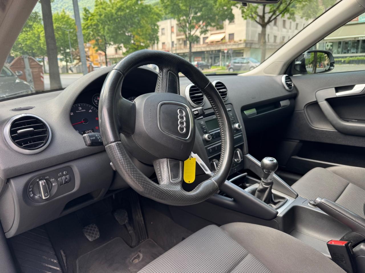 Audi A3 SPB 1.6 TDI 105 CV CR - VETRI OSCURATI - GIA' TAGLIANDATA