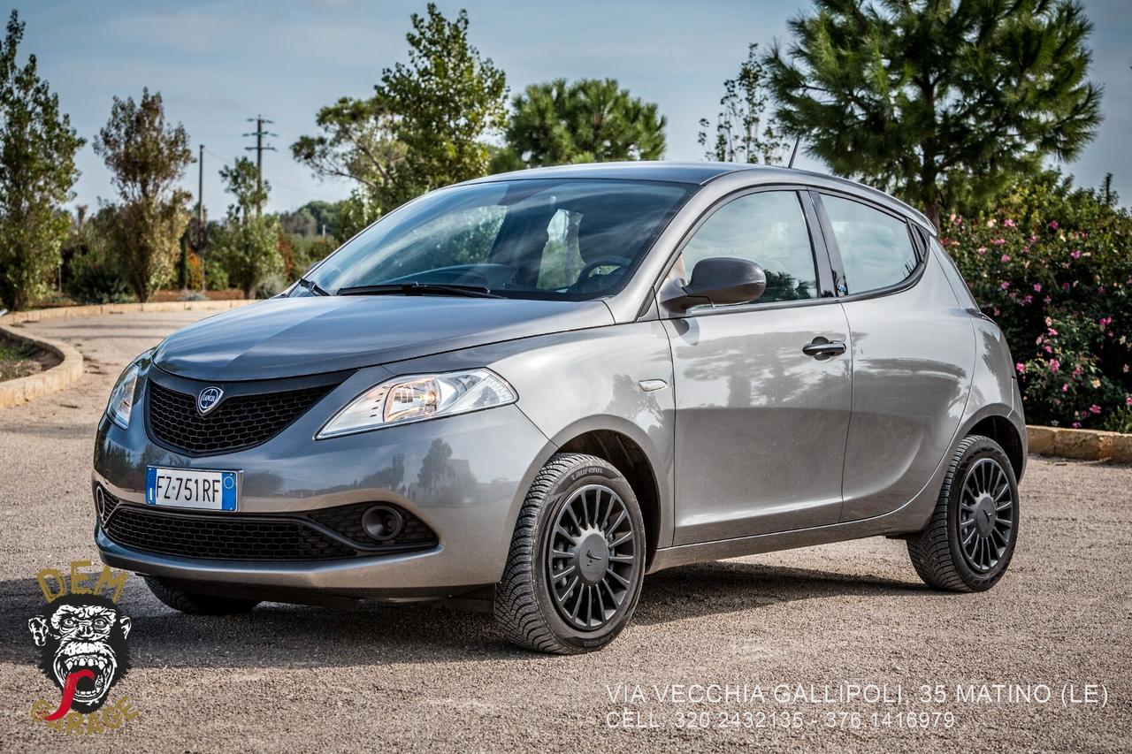 Lancia Ypsilon 1.2 69 CV 5 porte GPL Ecochic Elefantino Blu