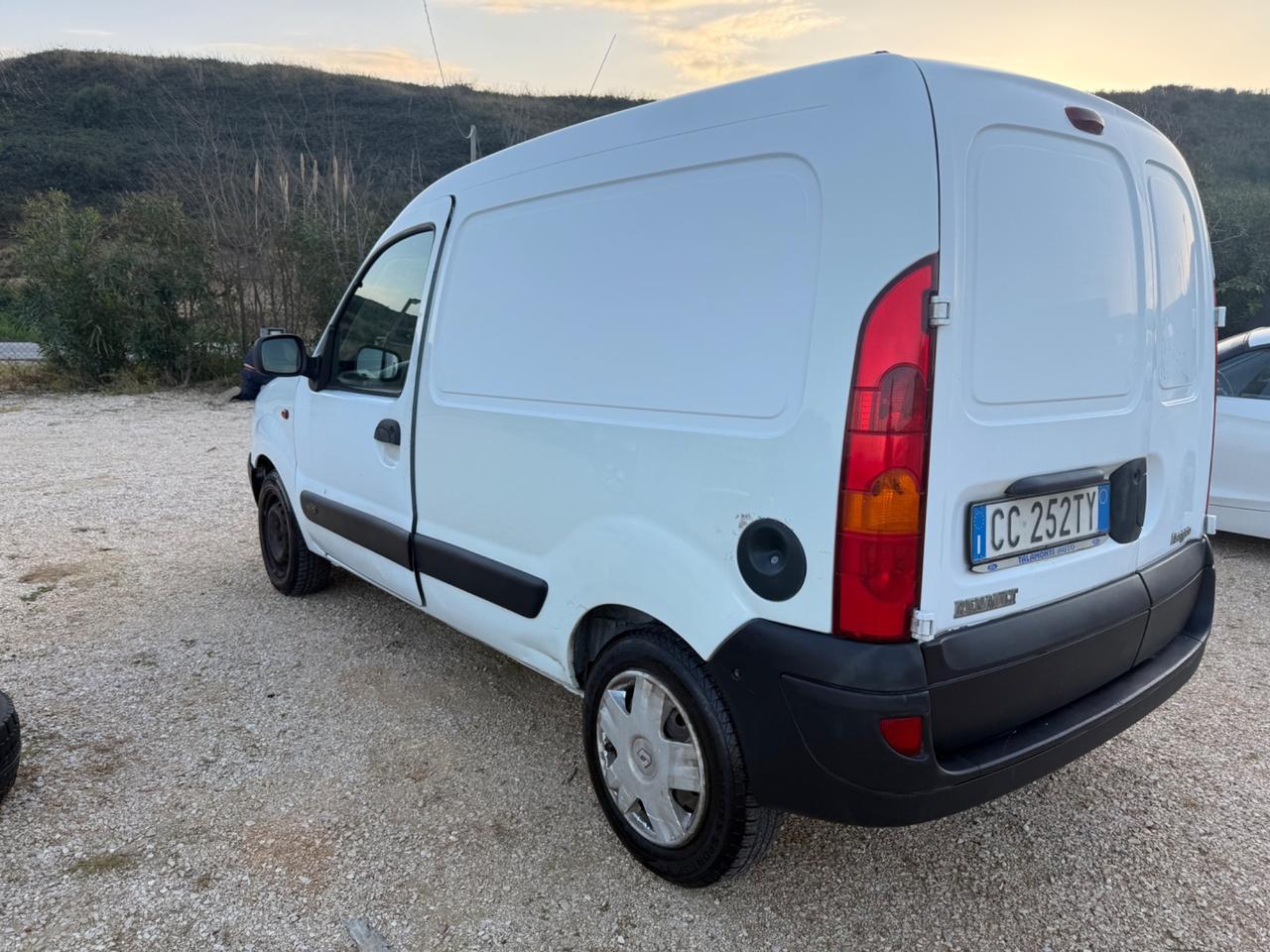 Renault Kangoo 1.5 diesel PREZZO Shock 1.999€