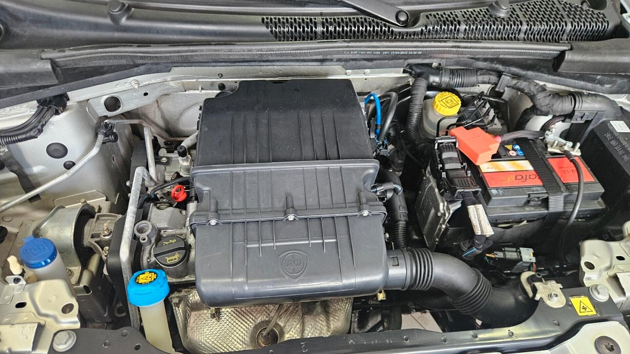 Lancia Ypsilon 1.2 69 CV 5 porte Elefantino