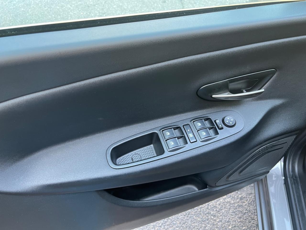 Lancia Ypsilon 1.2 69 CV 5 porte Platinum tetto apribile, navigatore