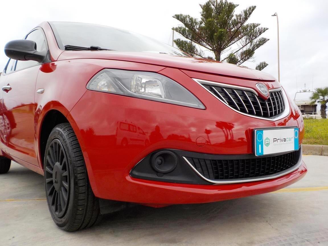Lancia Ypsilon 1.0 FireFly 5 porte S&S Hybrid Ecochic Silver