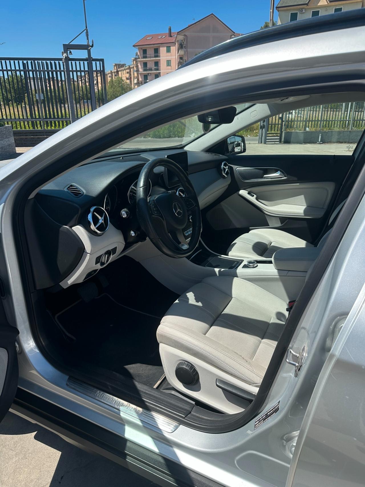 Mercedes-benz GLA 200 d Automatic Premium