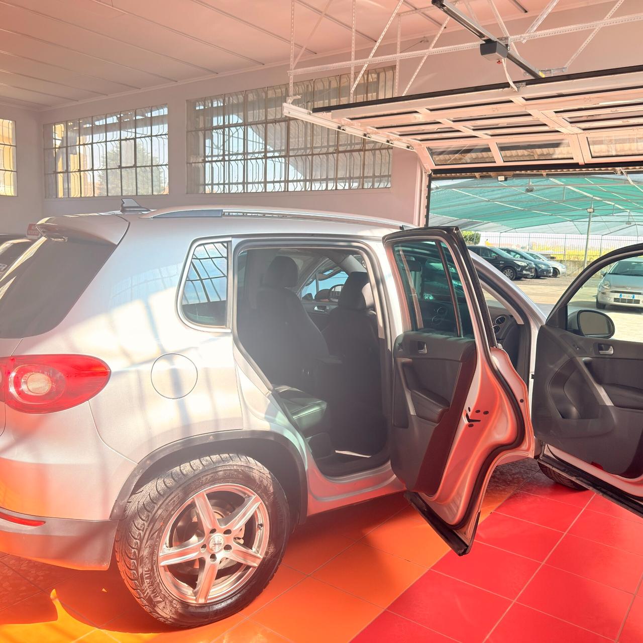 Volkswagen Tiguan 2.0 16V TDI DPF tiptronic Sport & Style (18°)