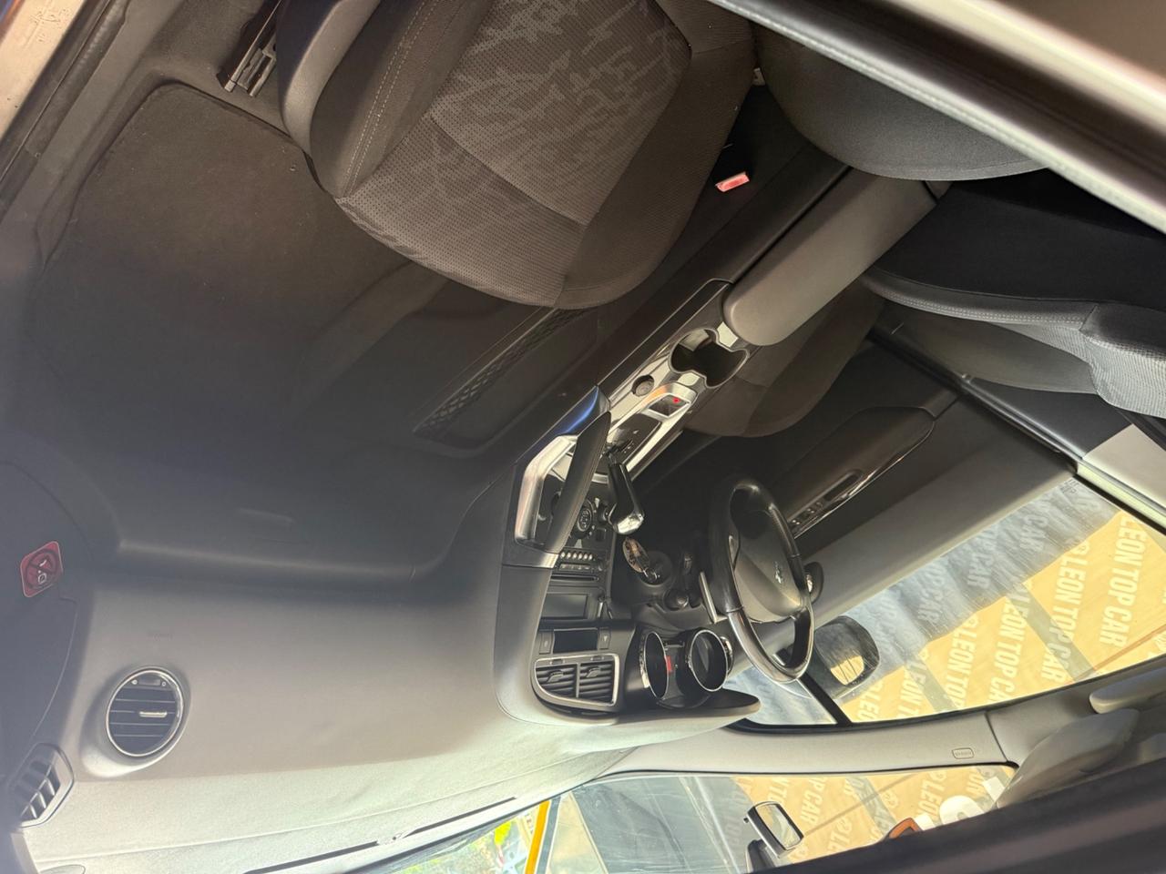 Peugeot 3008 1.6 HDi 110CV cambio automatico