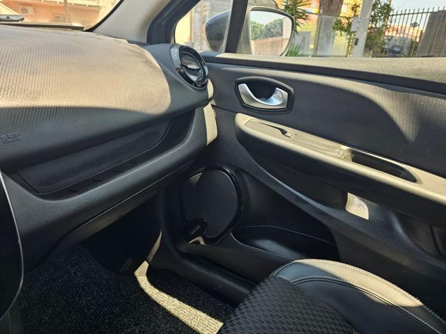 RENAULT Clio dCi 8V 75 CV 5 porte Moschino Zen
