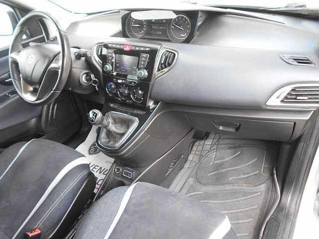 Lancia Ypsilon 1.2 69 cv 5p GPL Ecochic Mya