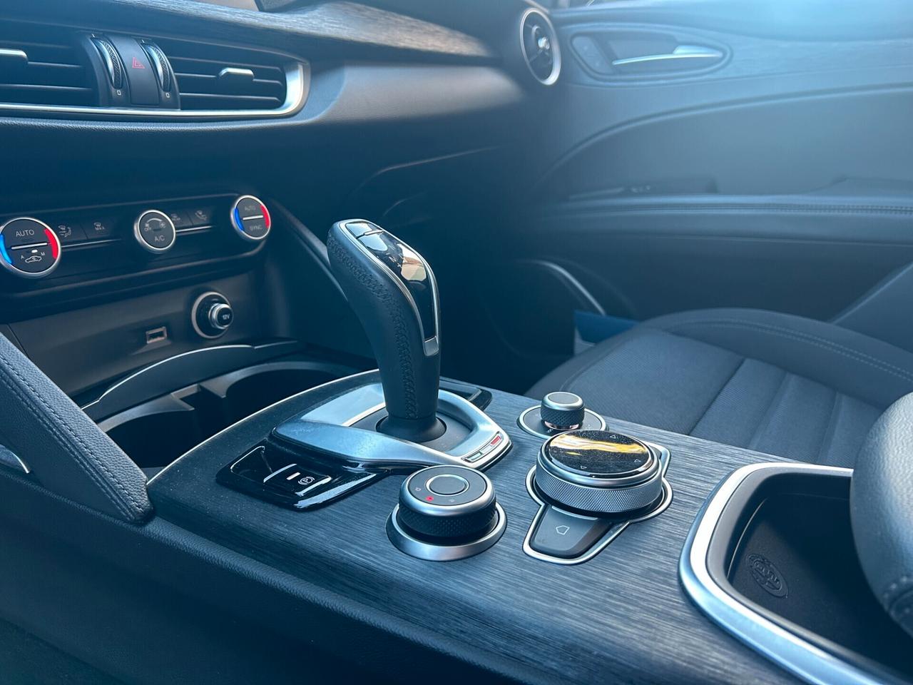 Alfa Romeo Stelvio 2.2 Turbodiesel 160 CV AT8 RWD Business