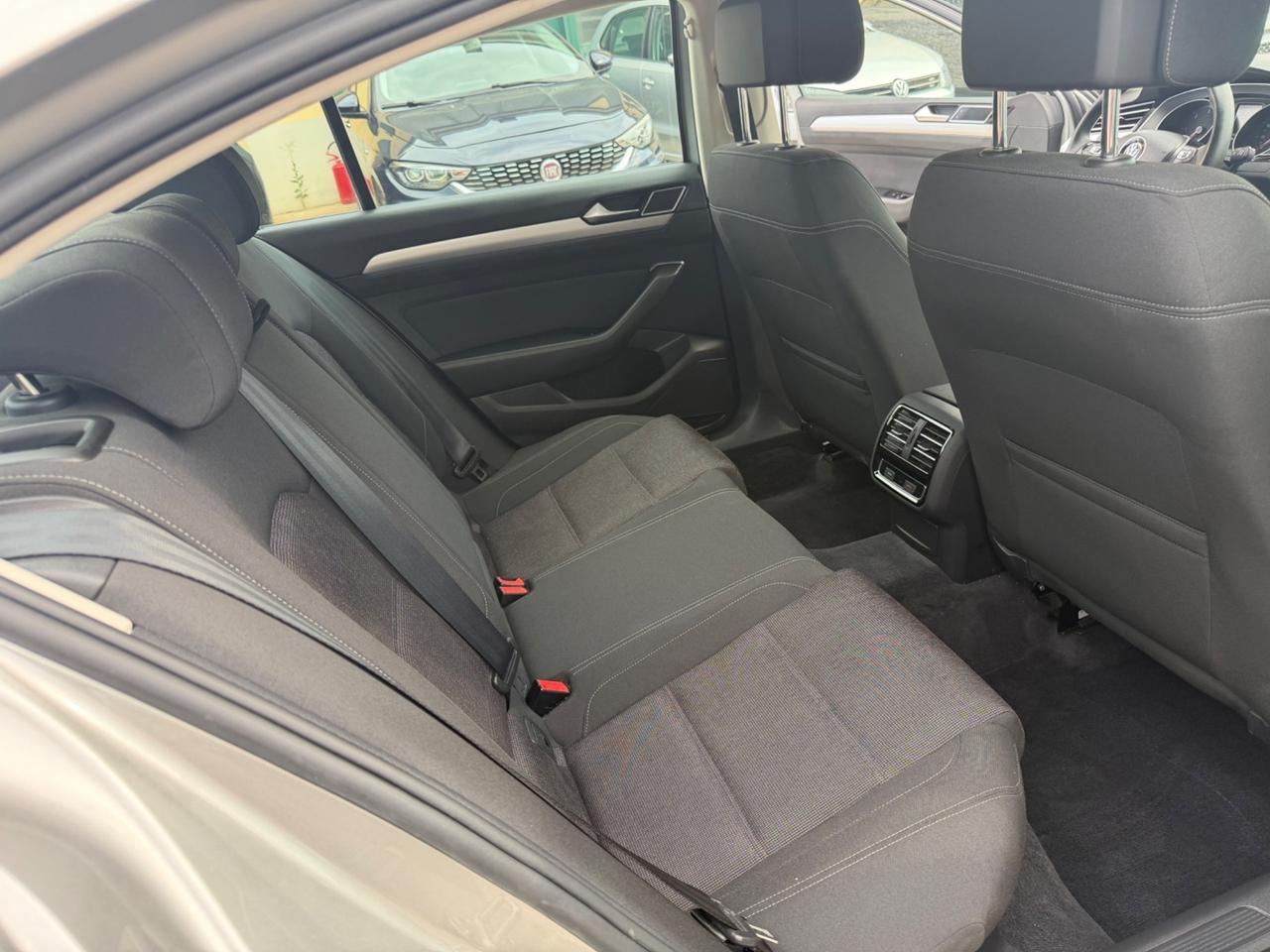 Volkswagen Passat 2.0 TDI DSG Comfortline BlueMotion Technology