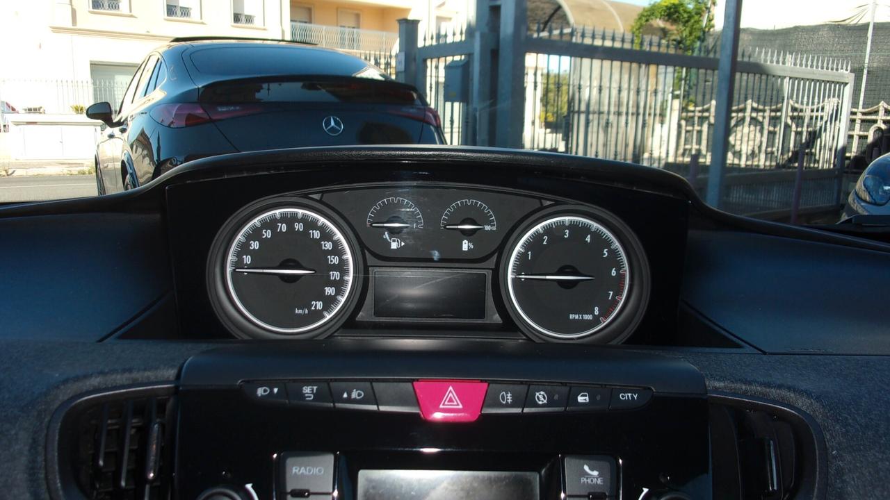 Lancia Ypsilon 1.0 FireFly 5 porte S&S Hybrid Silver