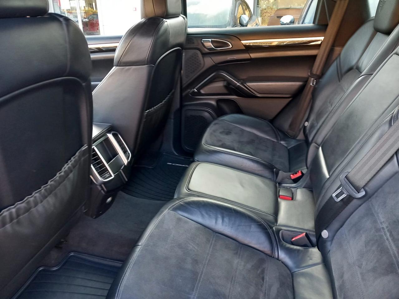 Porsche Cayenne 3.0 Diesel Platinum Edition