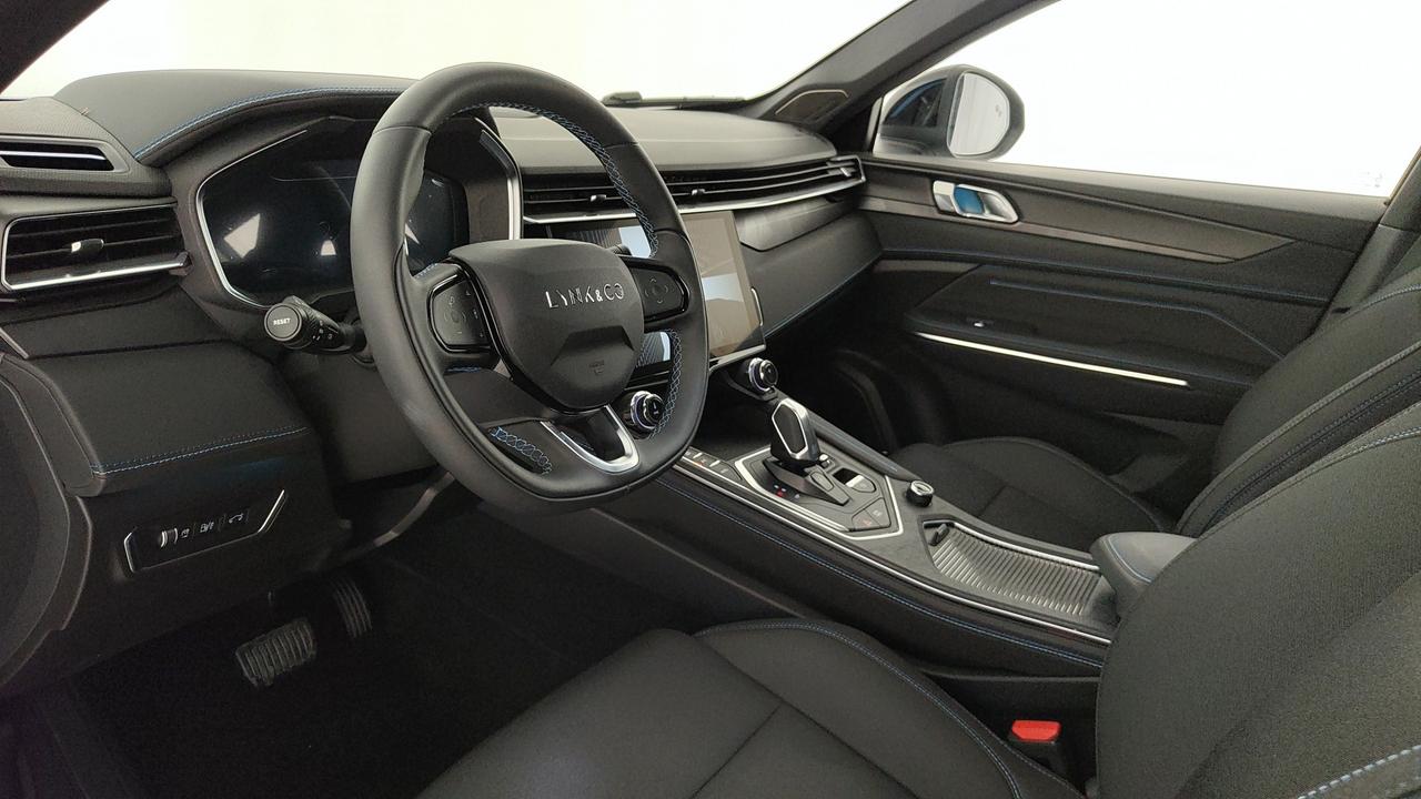 LYNK & CO 01 1.5 td phev auto