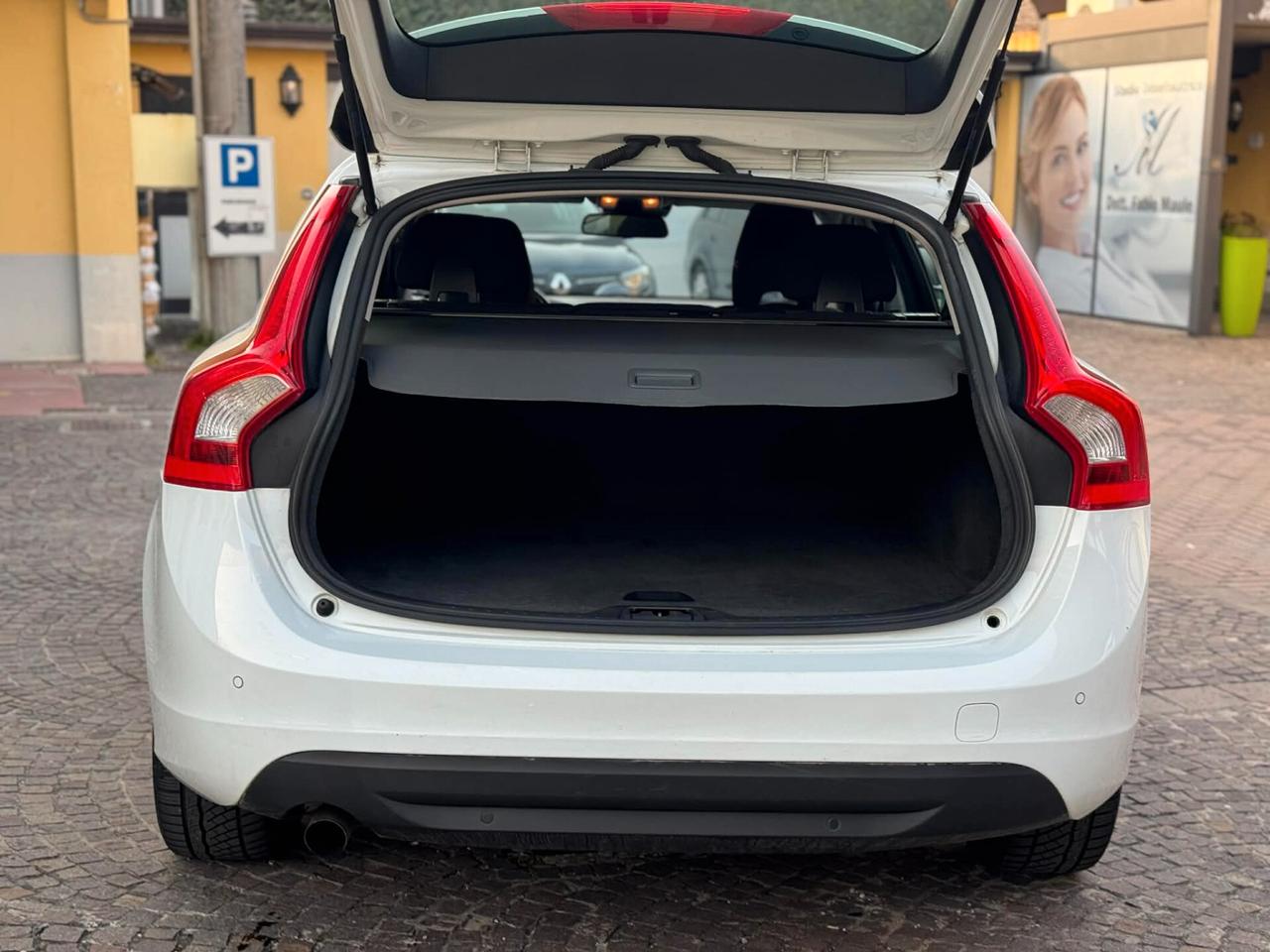 Volvo V60 D3 Geartronic Summum