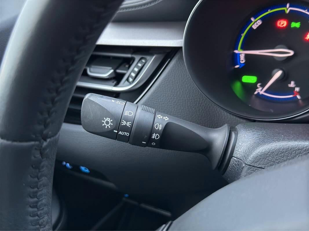 Toyota C-HR 1.8h Active e-cvt Con TELECAMERA & NAVIGATORE