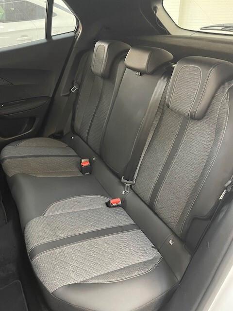 Peugeot 2008 PureTech 130CV S&S EAT8 Allure