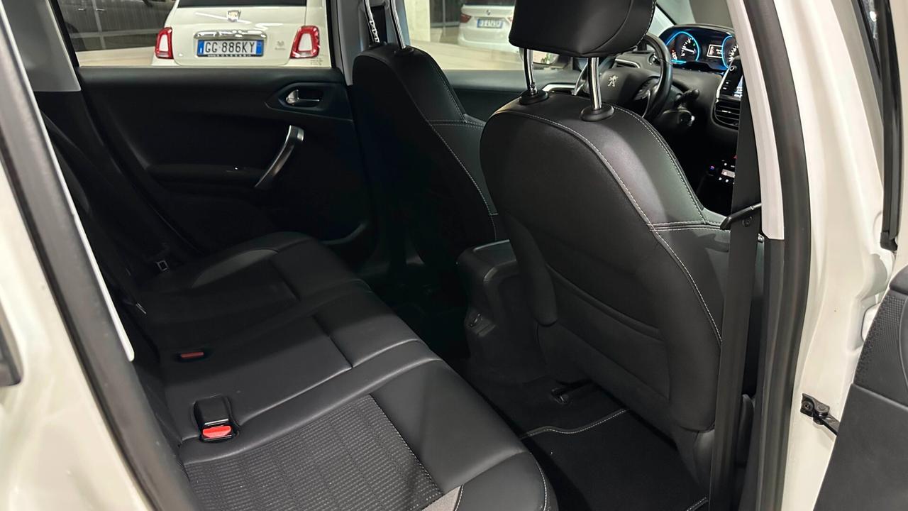 Peugeot 2008 BlueHDi 100 Allure"Bianco effetto perla"